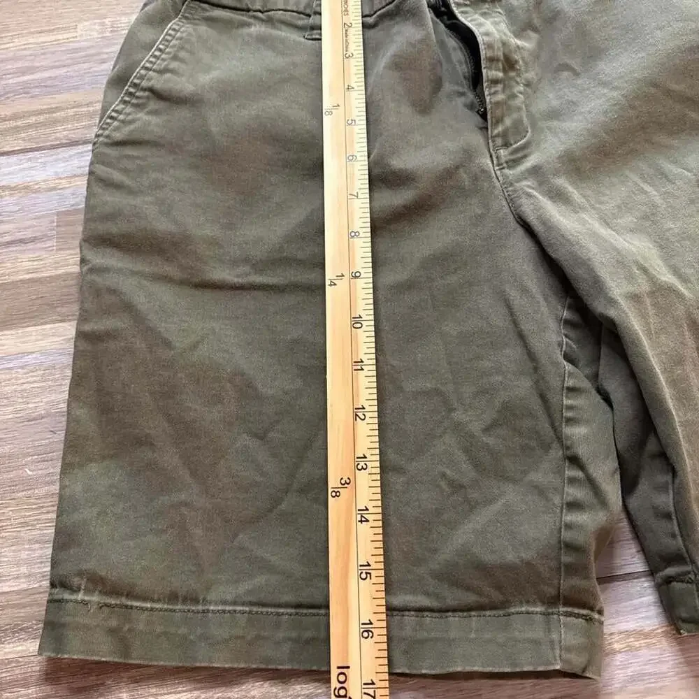 Tommy Hilfiger Women's Khaki and Green Shorts